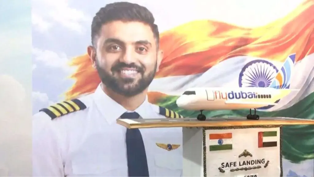 Captain Smit Machchhar honoured with cake at Mysuru Dasara