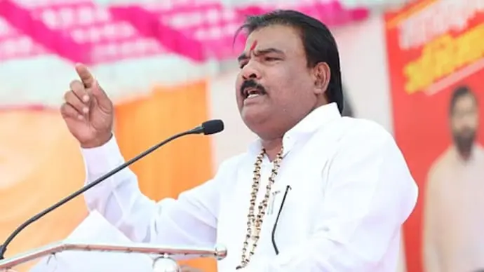 Skip last rites of farmers who die by suicide, says Shinde Sena MLA