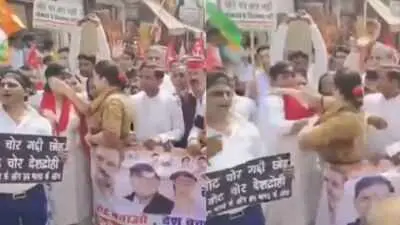 Congress leaders slap each other at Faridabad protest
