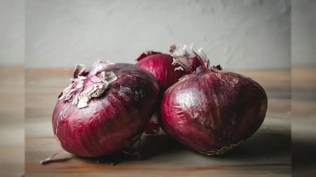 Onion prices drop as Centre deploys buffer stocks, Kanda Express