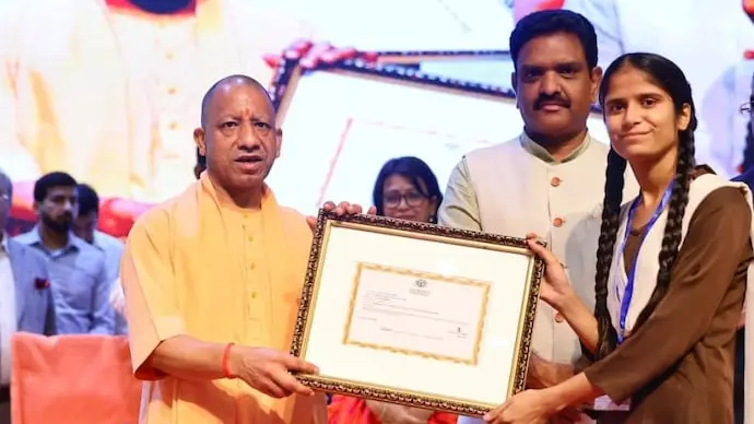 Yogi Adityanath transfers Rs 148 crore to 4.6 lakh students